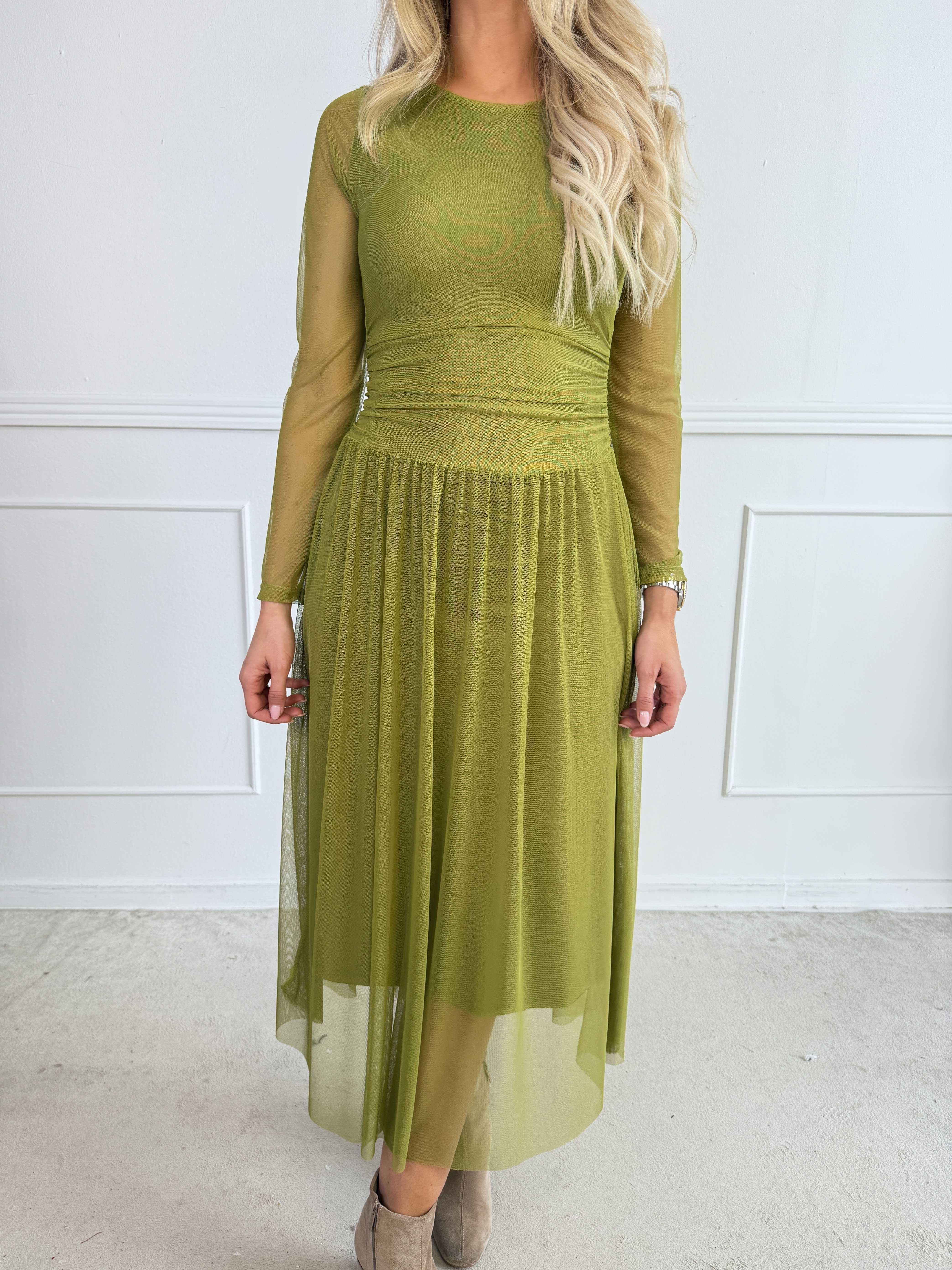 Viola - Elegant og feminin kjole i stretchy mesh med transparente ærmer